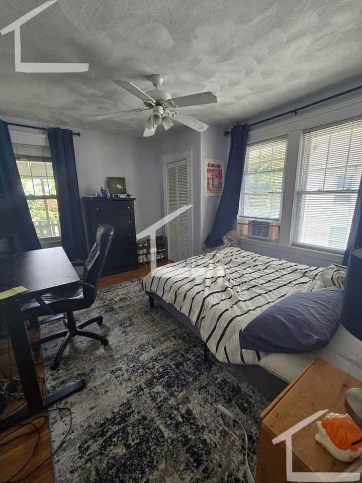234 Lake St - Photo 7 of 11