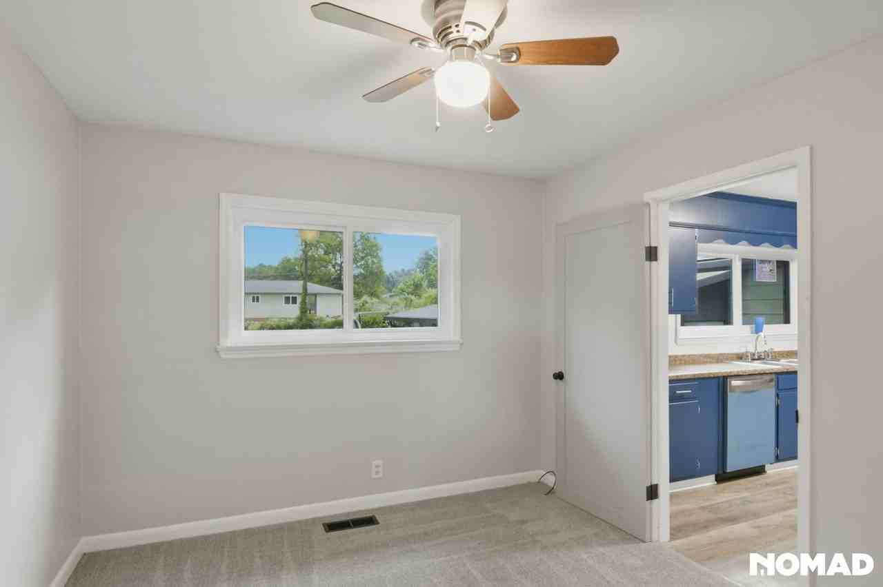 1322 W Sherry Dr - Photo 4 of 15