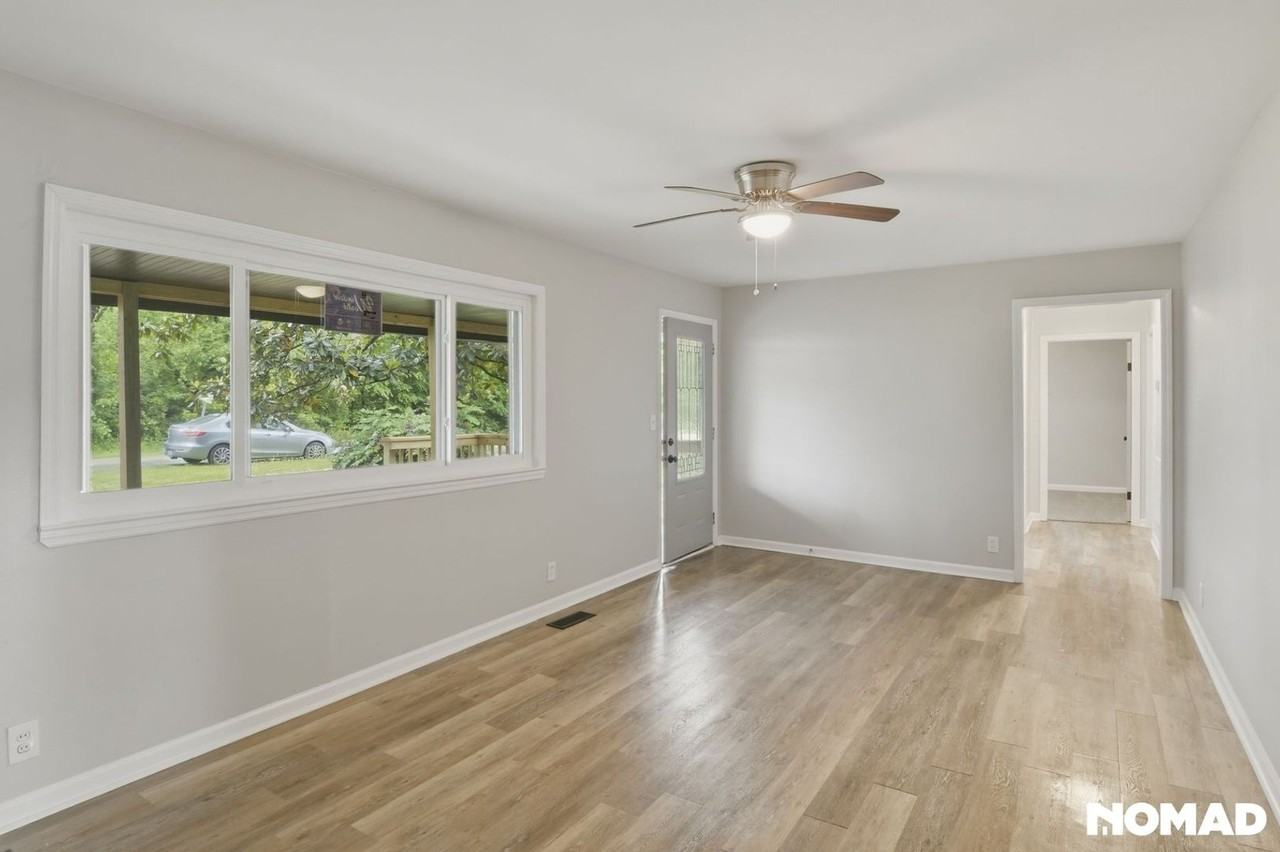 1322 W Sherry Dr - Photo 5 of 15