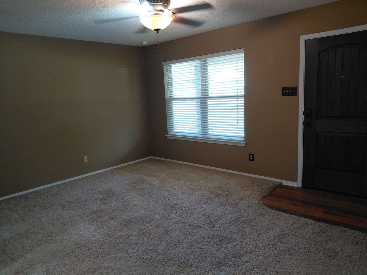 3725 Greenwood Rd - Photo 6 of 33