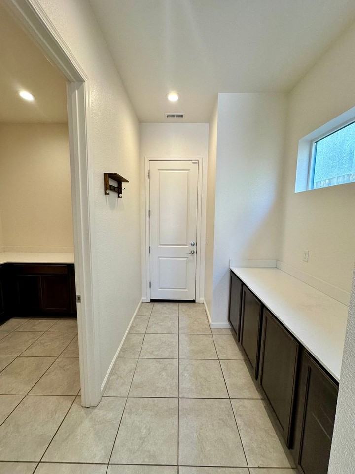 3032 Country Wind Ln - Photo 5 of 18