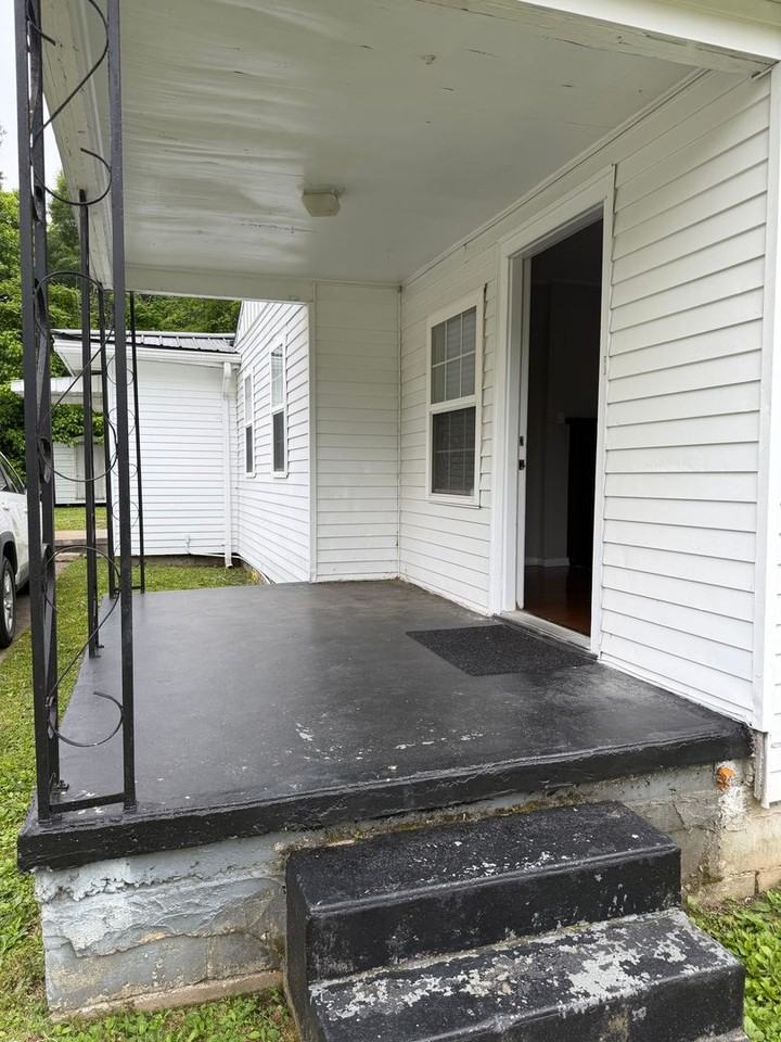 53 Pelham Hts - Photo 2 of 30