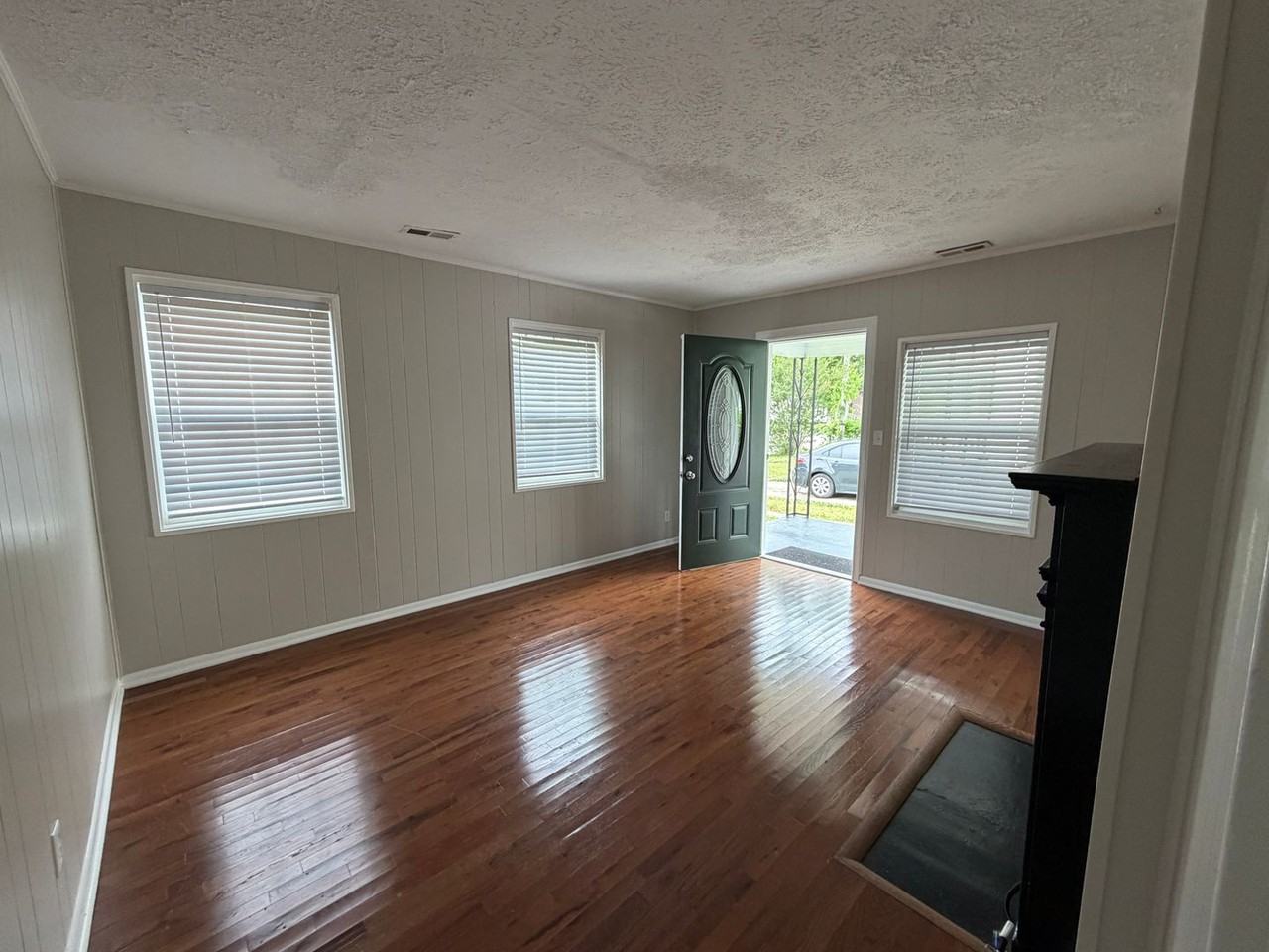 53 Pelham Hts - Photo 5 of 30