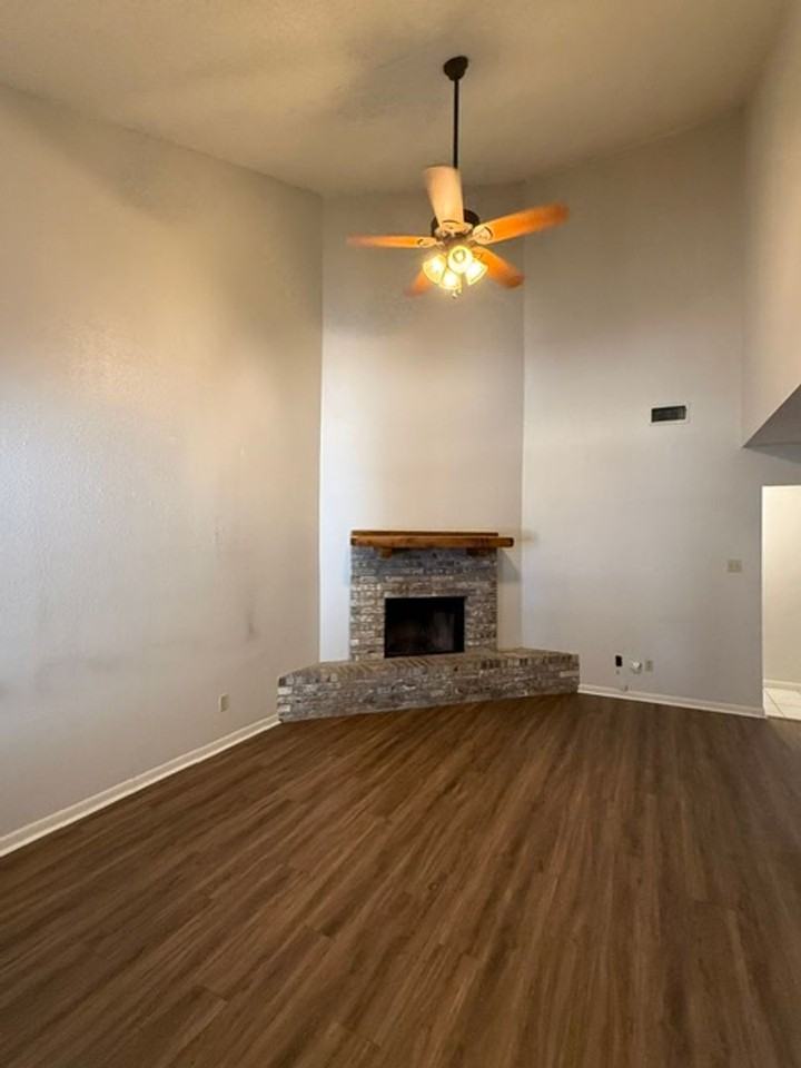 11 Crossroads Dr - Photo 3 of 21