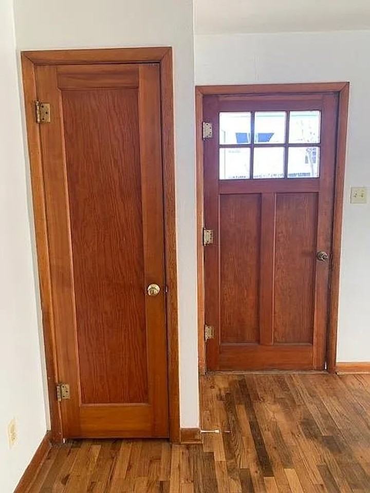 108 1/2 W Cleveland St - Photo 2 of 17