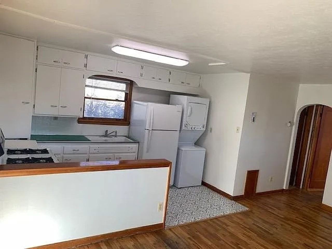 108 1/2 W Cleveland St - Photo 3 of 17