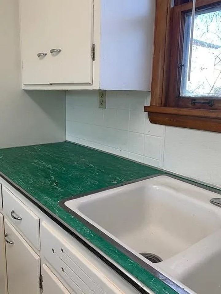 108 1/2 W Cleveland St - Photo 6 of 17