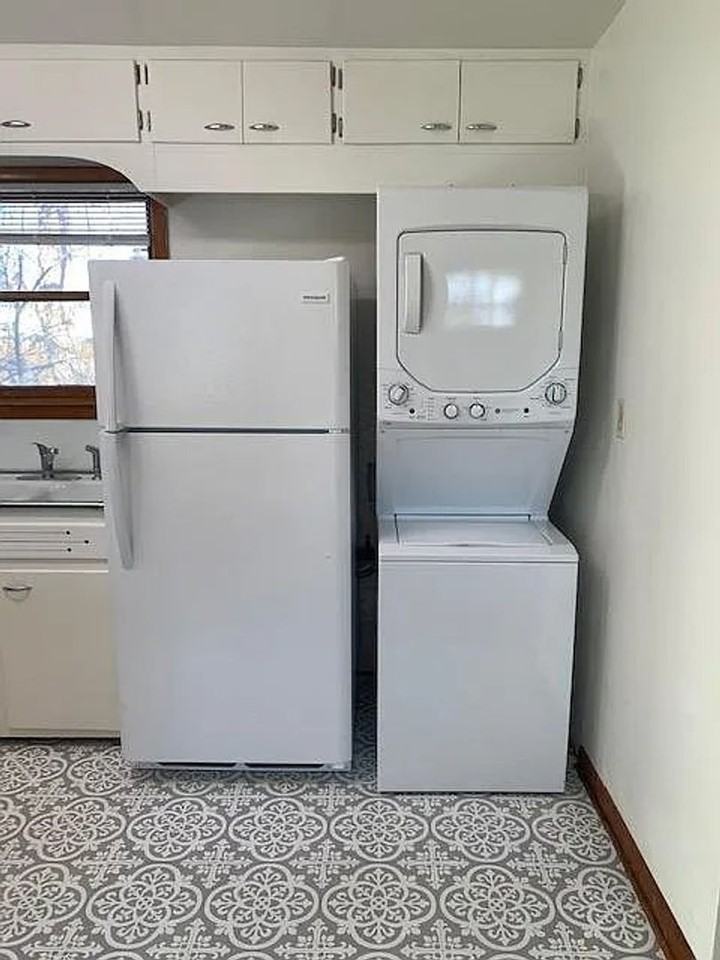 108 1/2 W Cleveland St - Photo 7 of 17