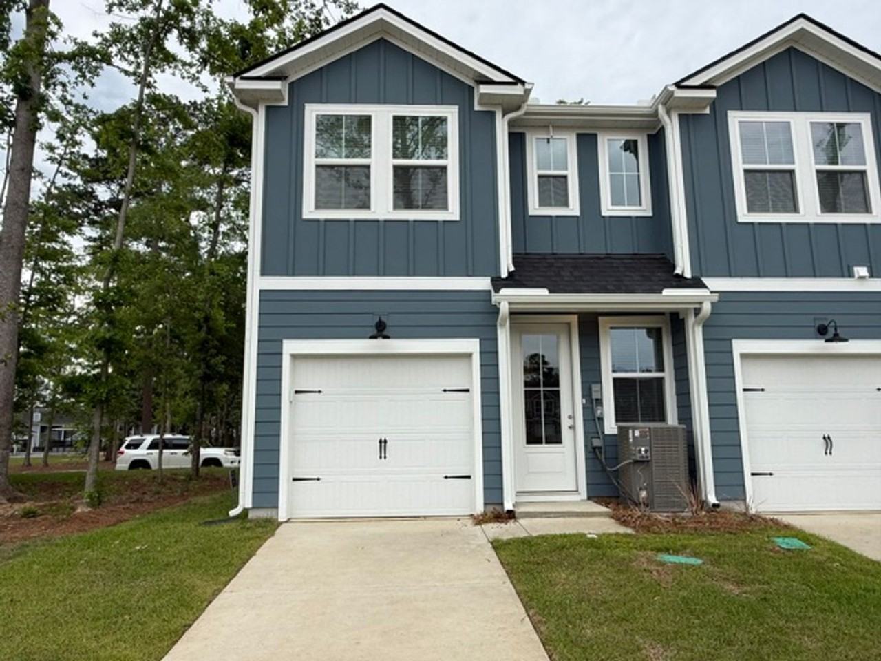 467 Martins Creek Blvd - Photo 3 of 22