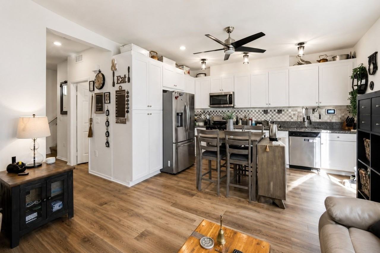 24711 6th St - Photo 4 of 14