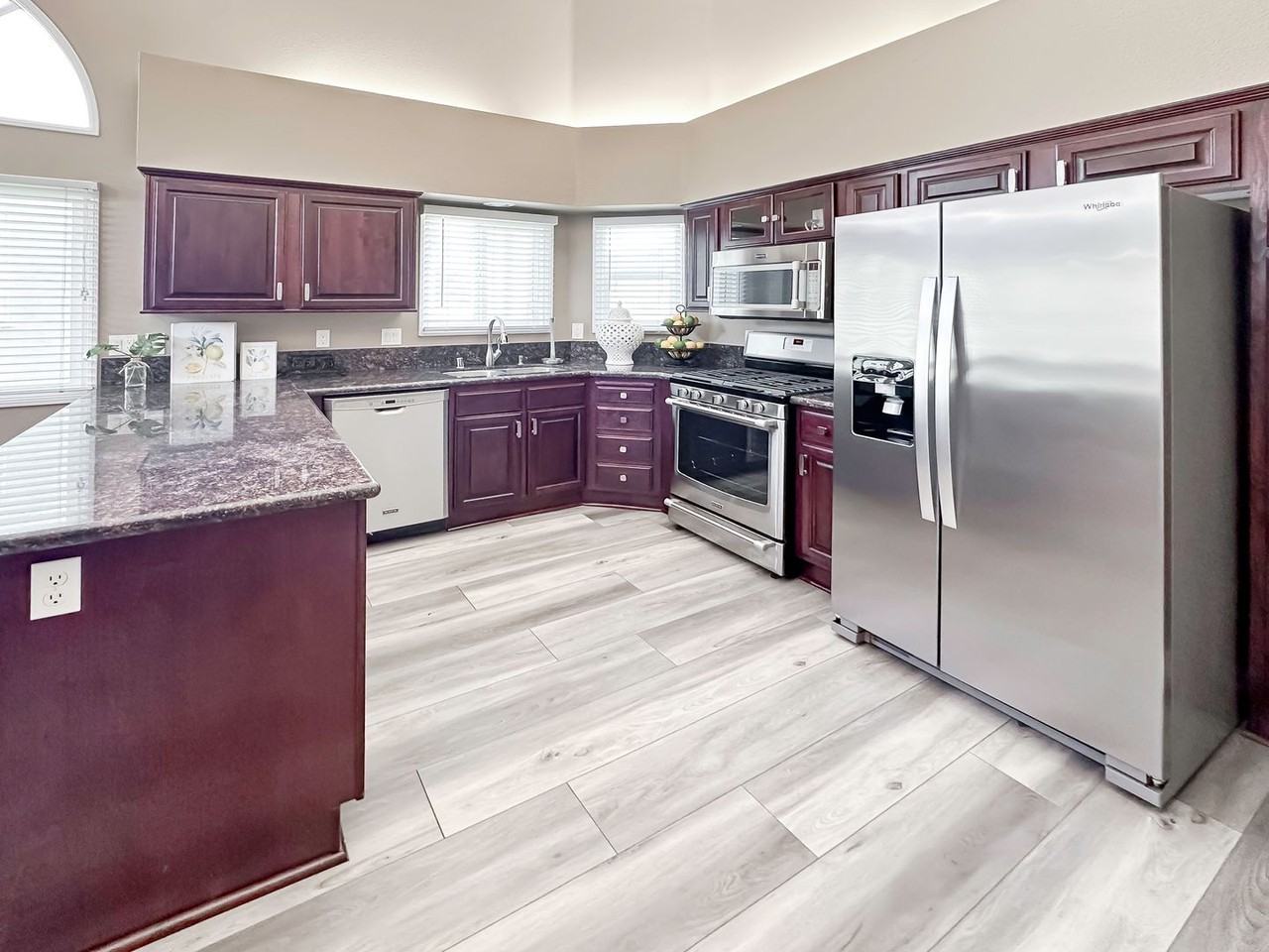 38493 Glen Abbey Ln - Photo 5 of 37