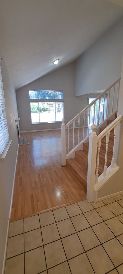 320 Stamper Cir - Photo 3 of 38