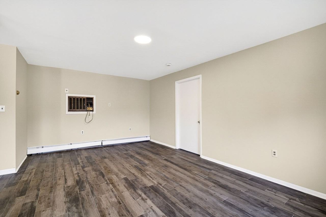 172 Scotch Rd - Photo 3 of 19