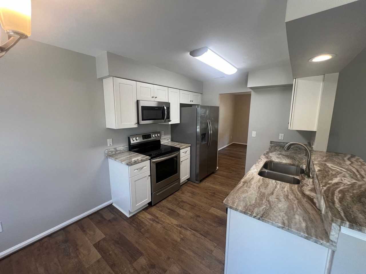 5018 Huntclub Chase - Photo 3 of 20