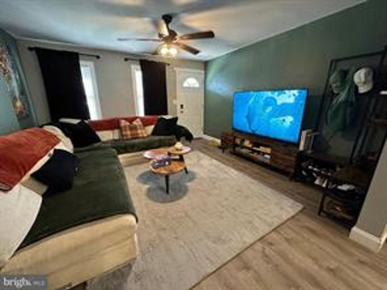 203 Mill St - Photo 2 of 16
