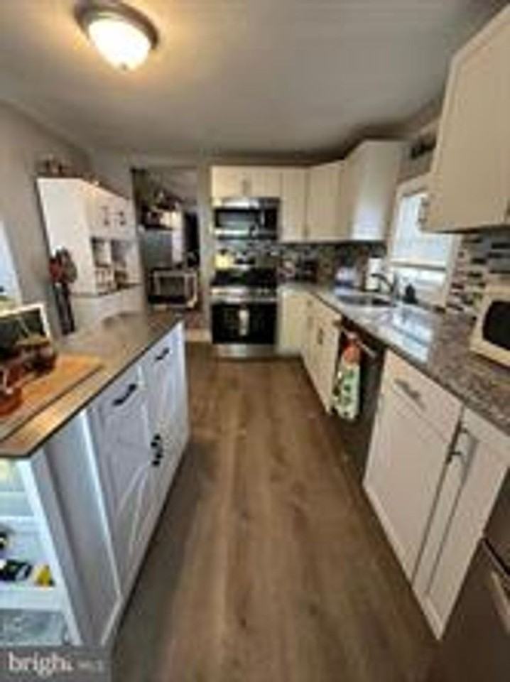 203 Mill St - Photo 5 of 16