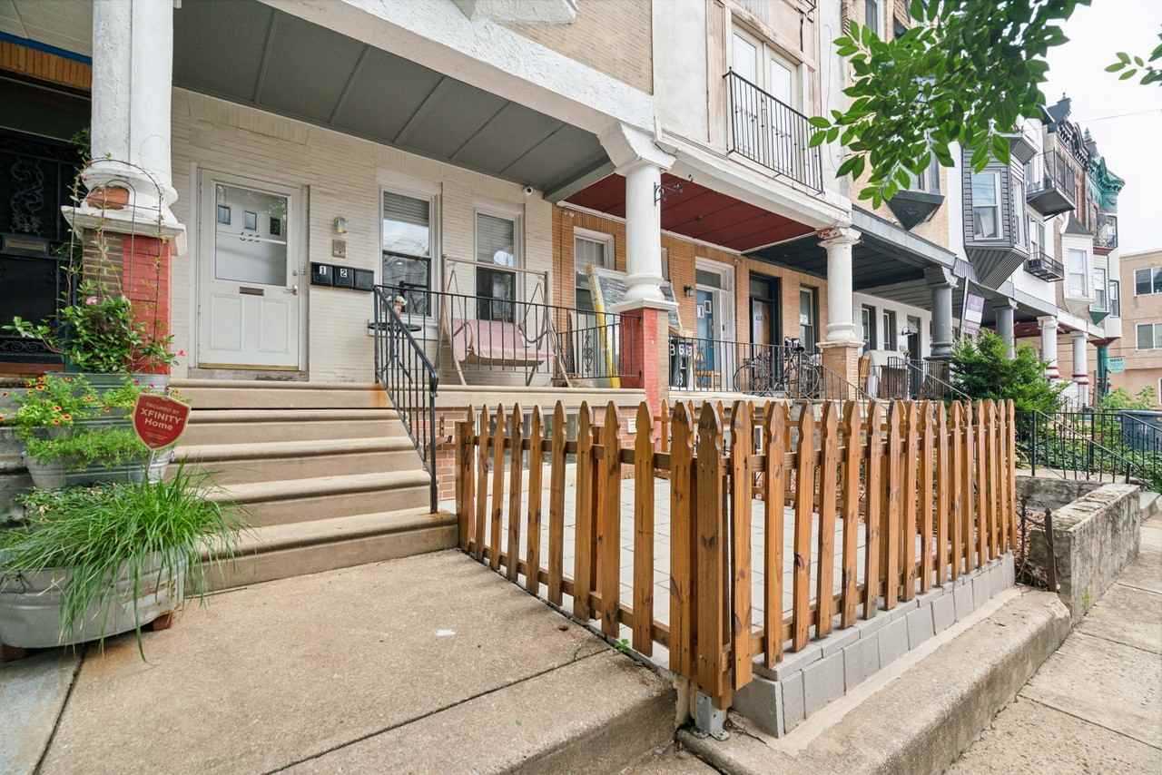 655 N 33rd St #2 - Photo 3 of 19