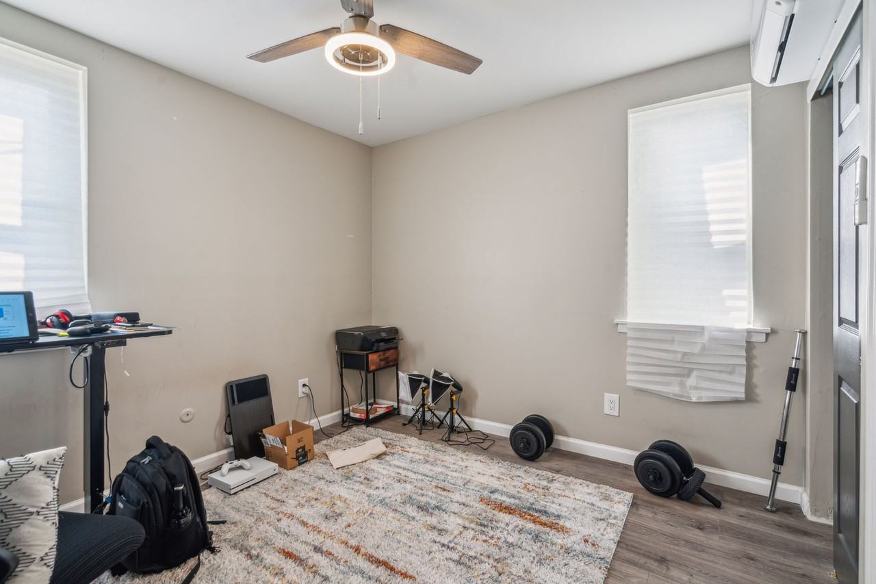 655 N 33rd St #2 - Photo 4 of 19