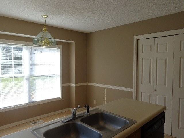 345 Broadmore Dr - Photo 2 of 13
