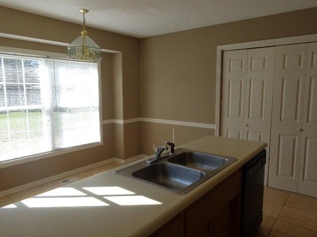 345 Broadmore Dr - Photo 5 of 13