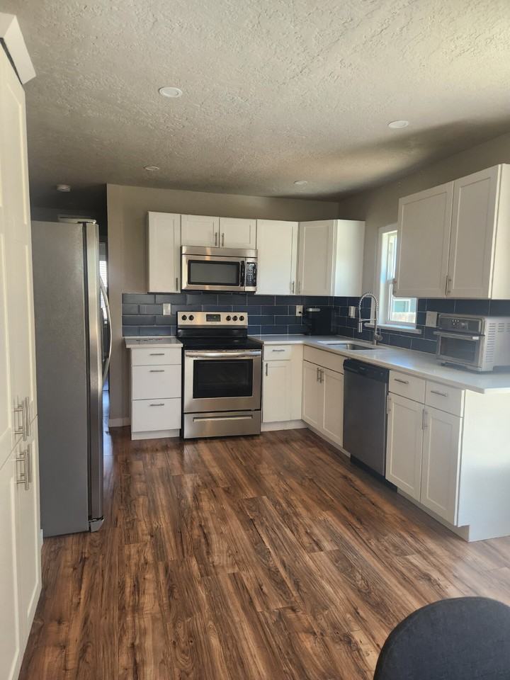 1634 S Merrill St - Photo 5 of 16