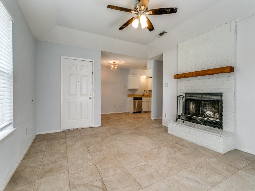 980 Meadow Cir S - Photo 2 of 12