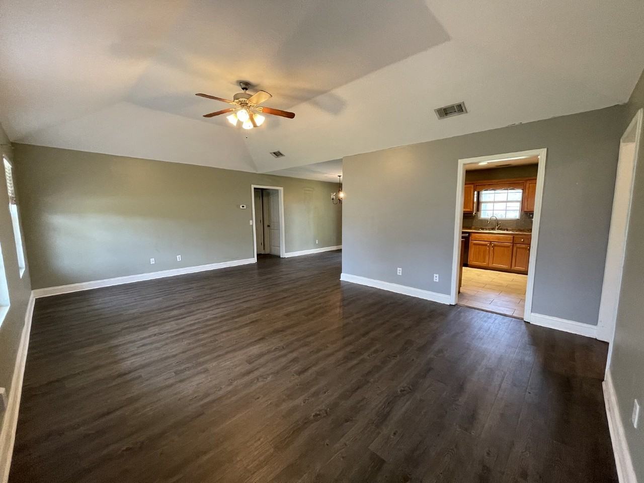 190 Madison Ave Ne - Photo 4 of 21