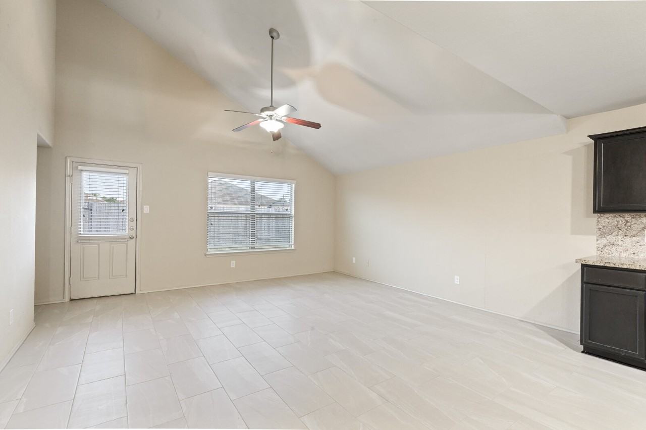 2414 Fall Aster Dr - Photo 2 of 21
