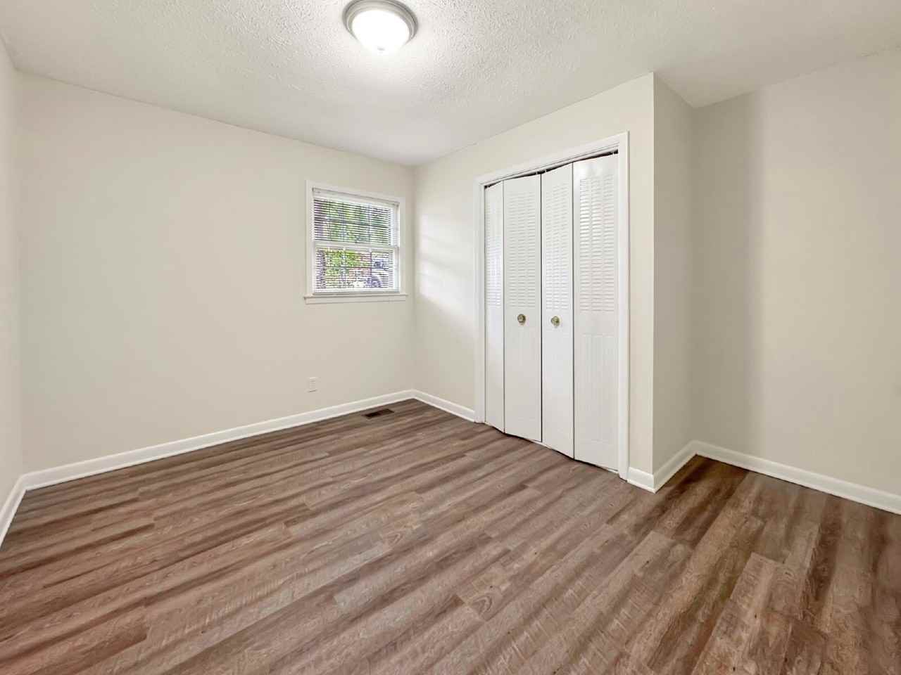 3633 Oakland Ln - Photo 7 of 9