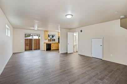 535 Se Sheridan Rd #L - Photo 3 of 19