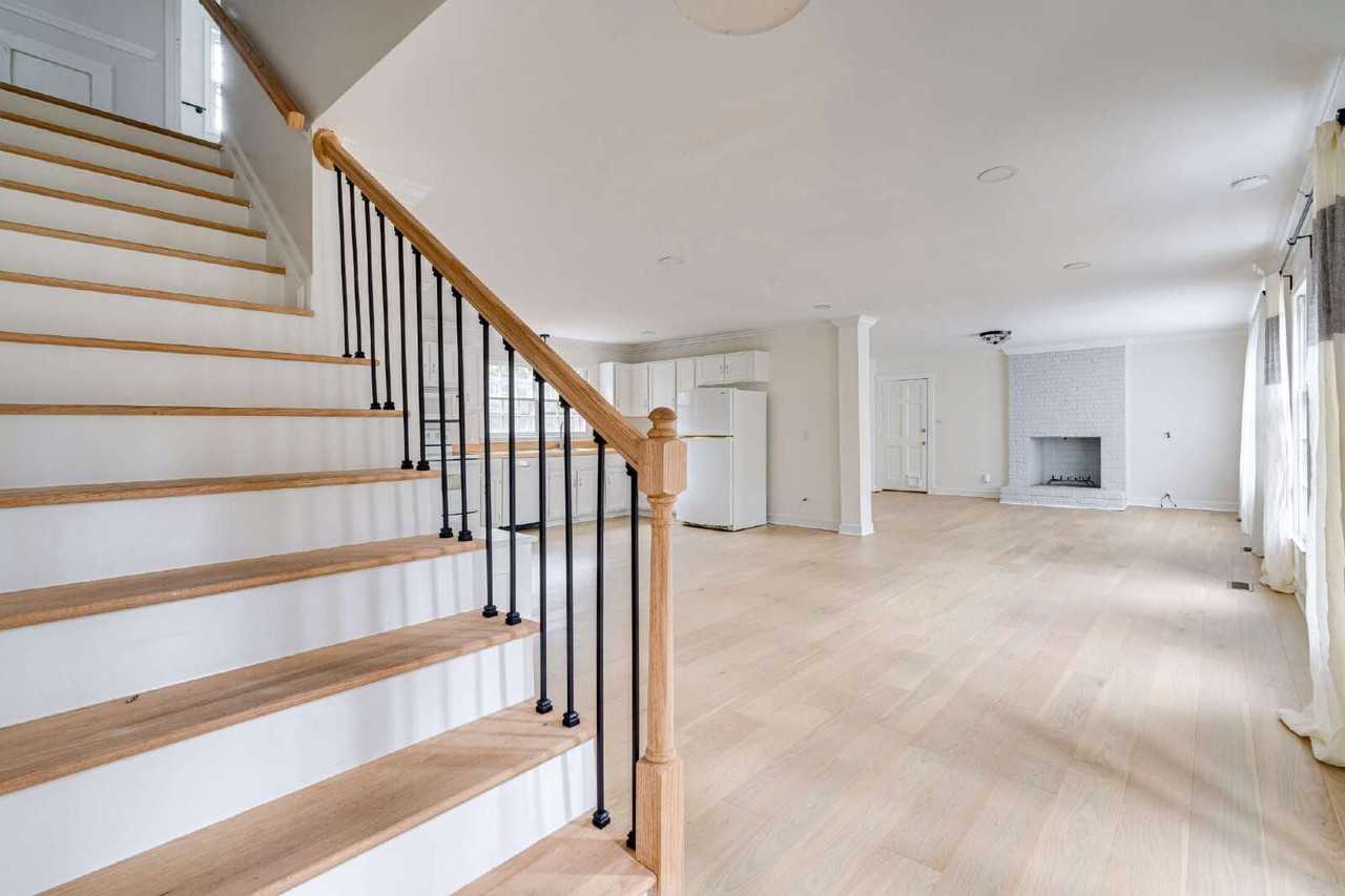 2437 Tilghman Cir - Photo 2 of 37