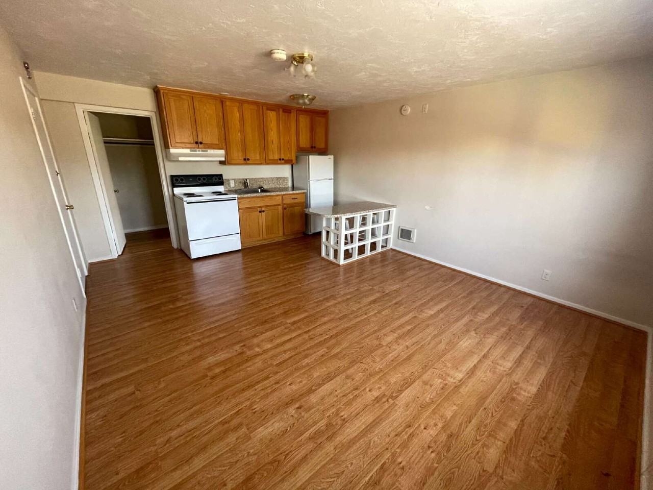 1326 Lawrence St - Photo 3 of 9