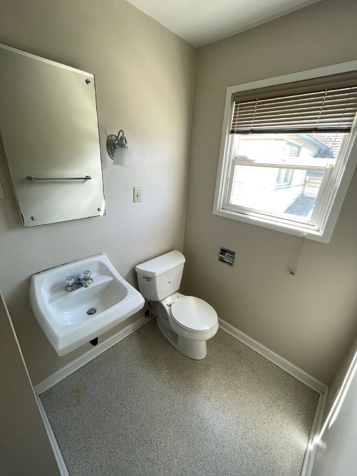 1326 Lawrence St - Photo 6 of 9
