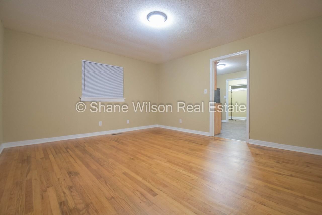 804 Henderson Ave - Photo 3 of 18