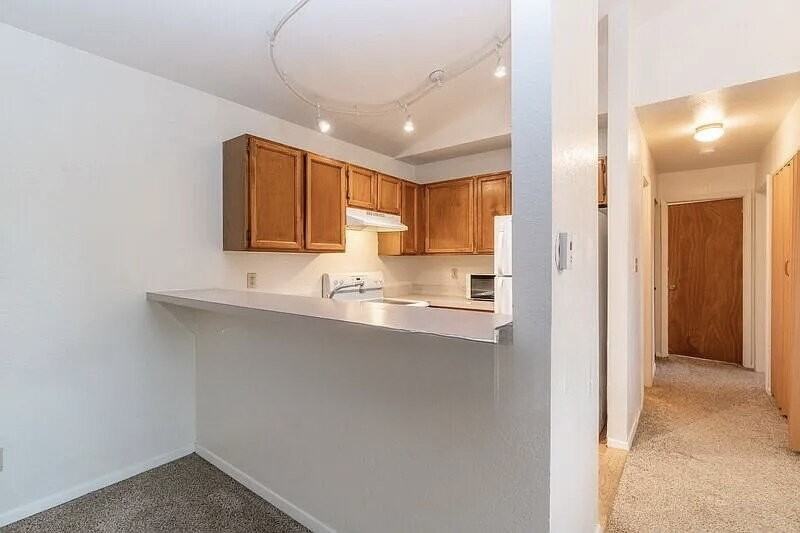 3515 28th St Apt 308 - Photo 4 of 9