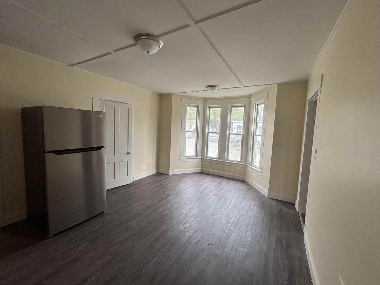 61 Chestnut St #A - Photo 4 of 15