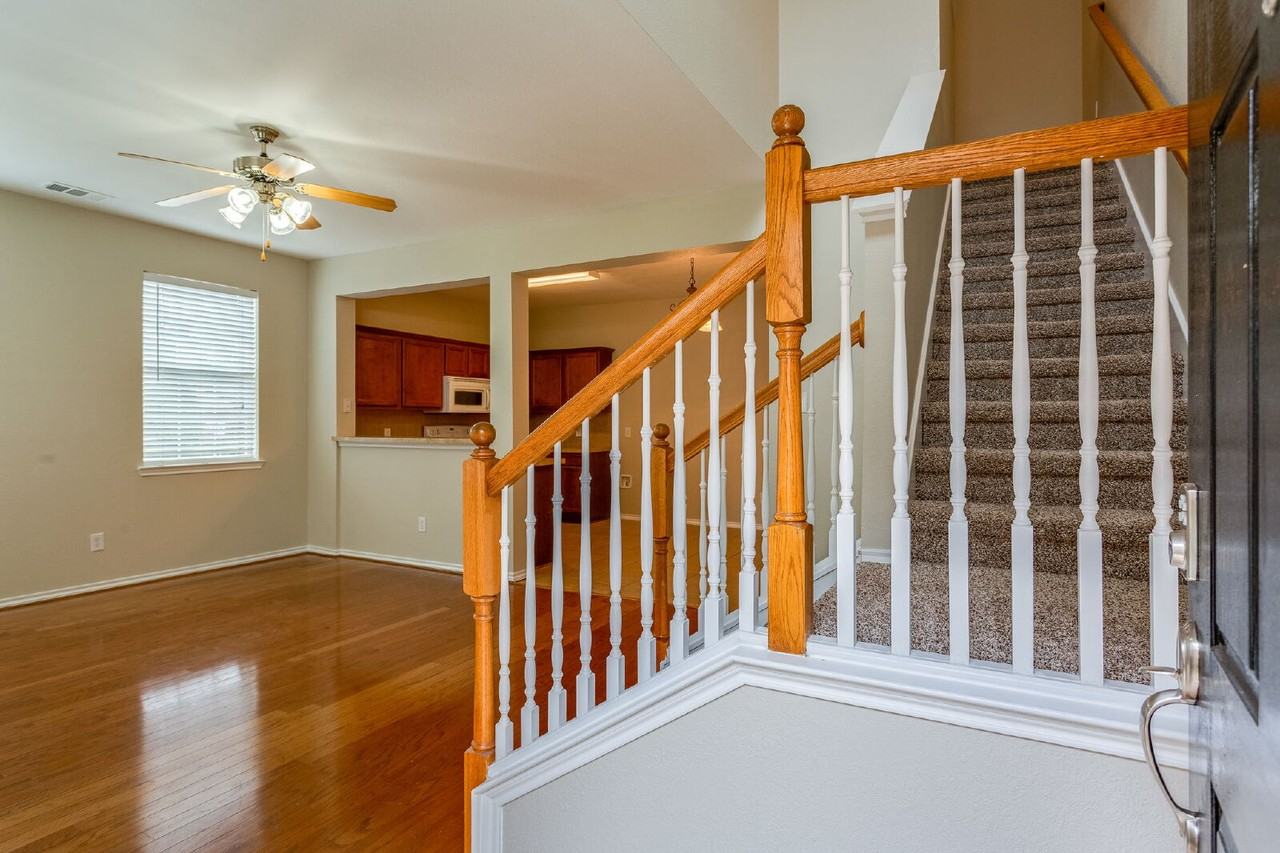 4168 Kyndra Cir - Photo 4 of 26