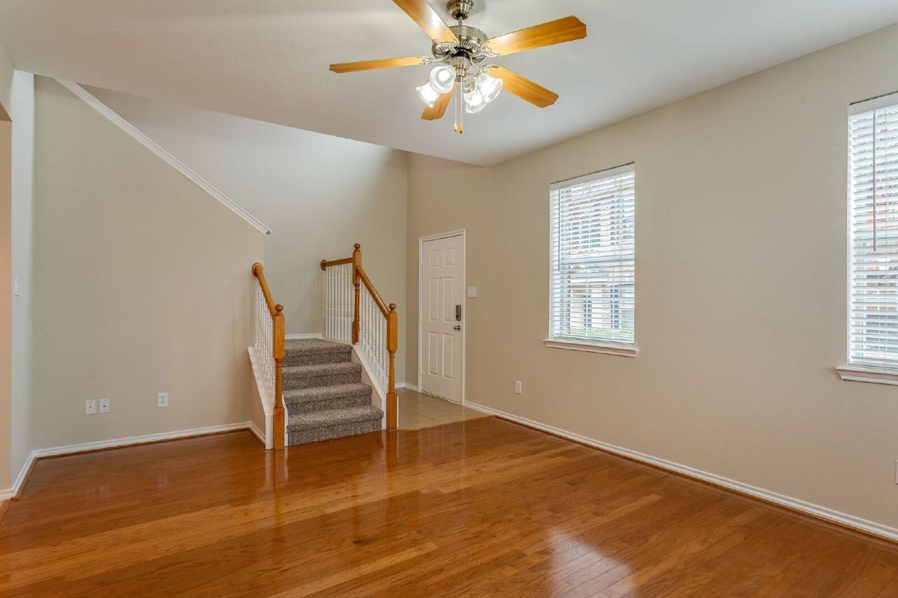 4168 Kyndra Cir - Photo 5 of 26