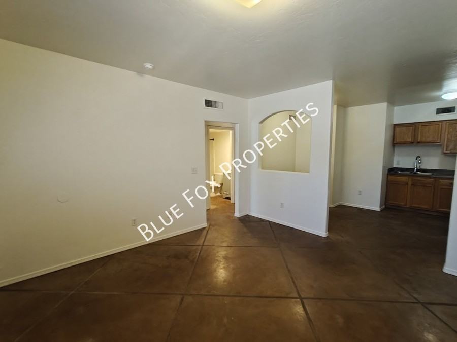 105 W Oklahoma St #2 - Photo 3 of 27