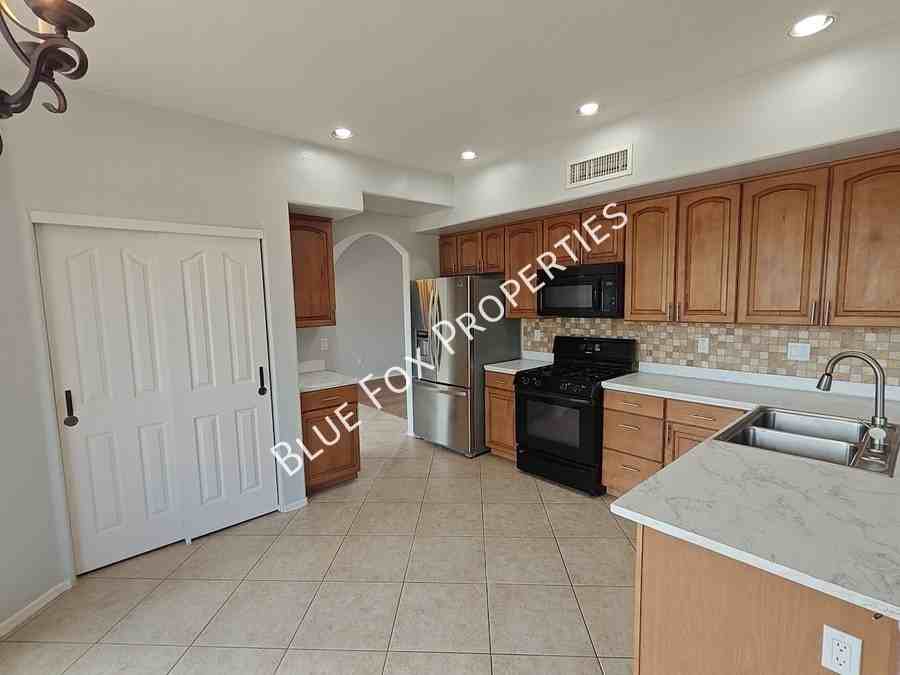 15405 S Camino Laguna Clara - Photo 7 of 42