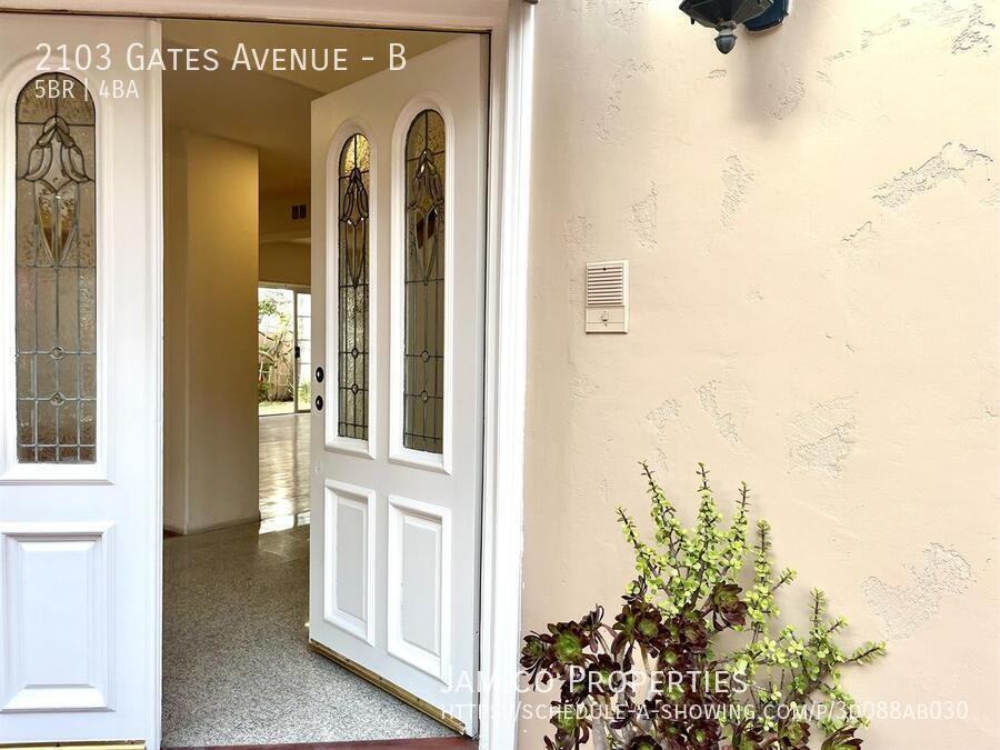 2103 Gates Ave #B - Photo 4 of 36