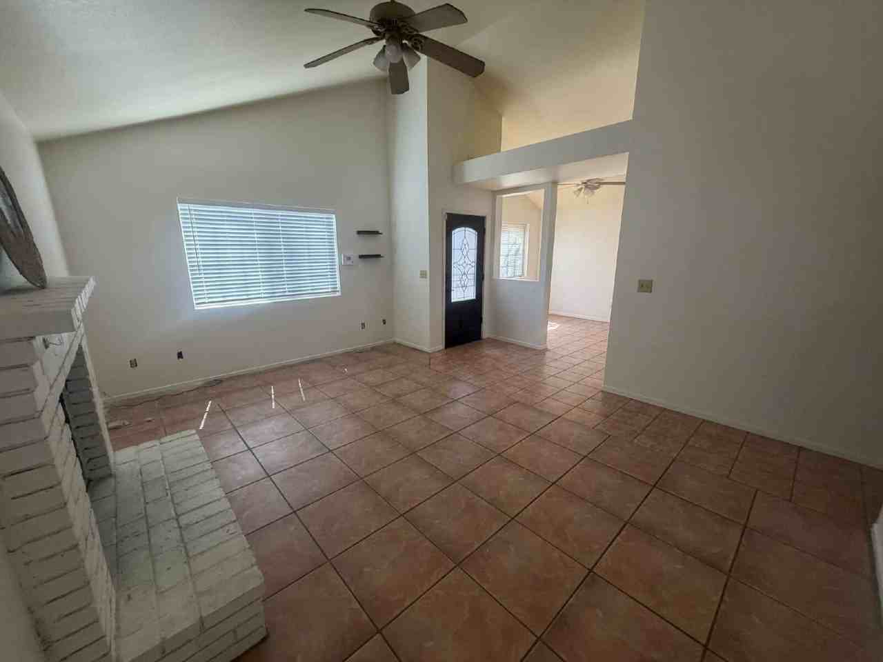 6113 Castleford St - Photo 3 of 20