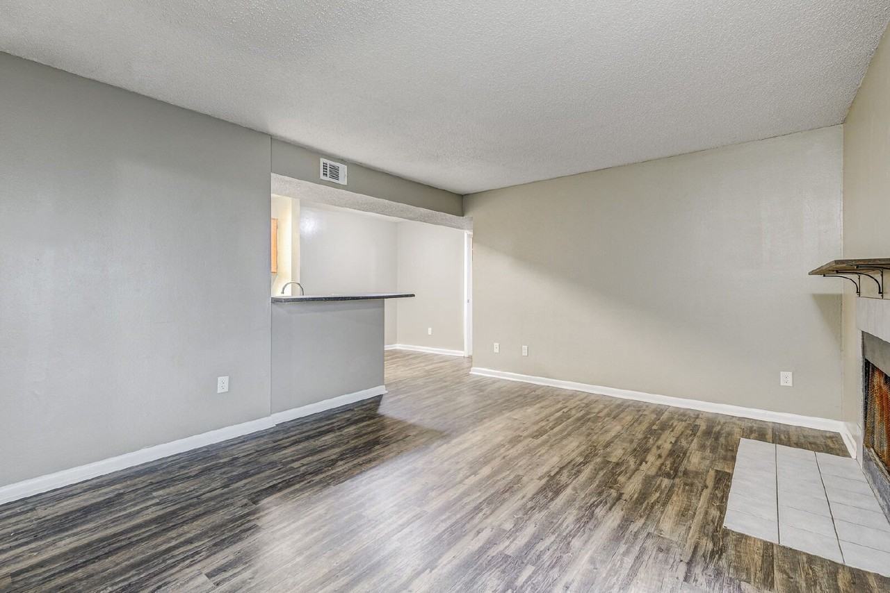2393 Continental Ave Apt B9 - Photo 4 of 33