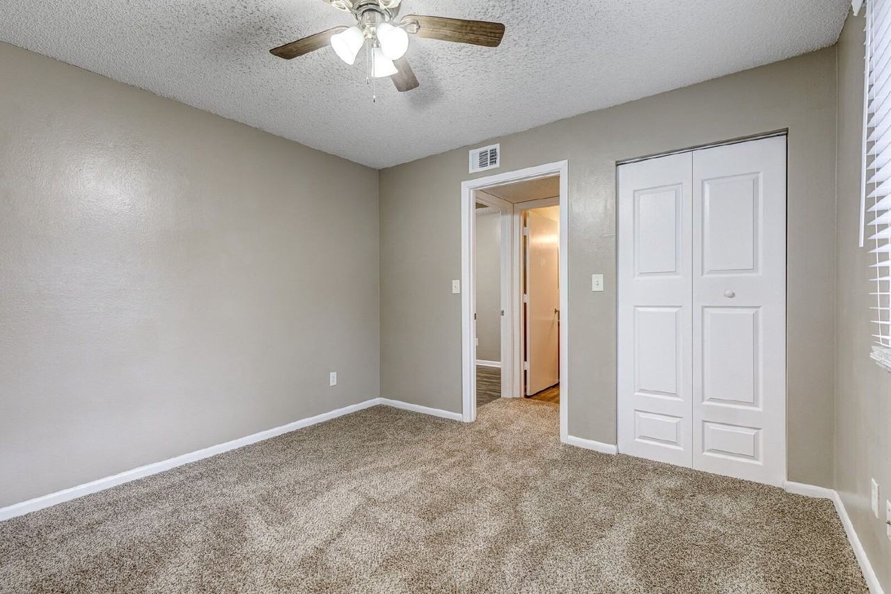 2393 Continental Ave Apt B9 - Photo 6 of 33