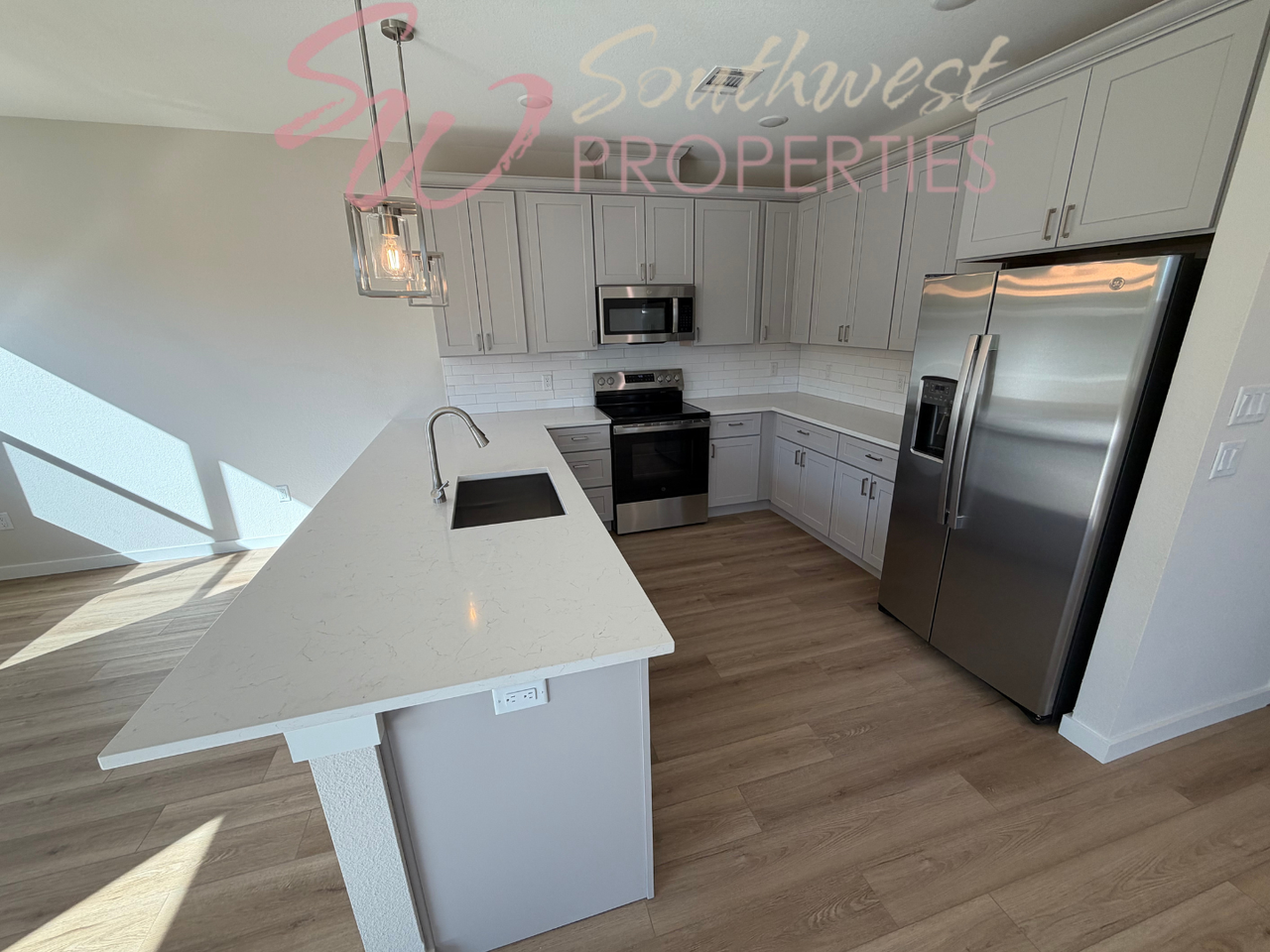 565 Galt Dr - Photo 5 of 24