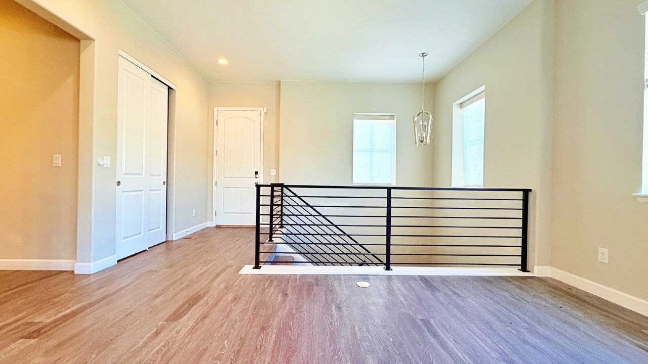 6567 Village Ln - Photo 7 of 47