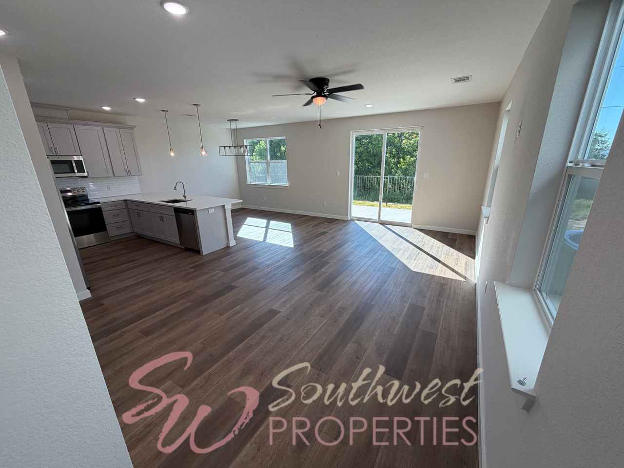 577 Galt Dr - Photo 4 of 30