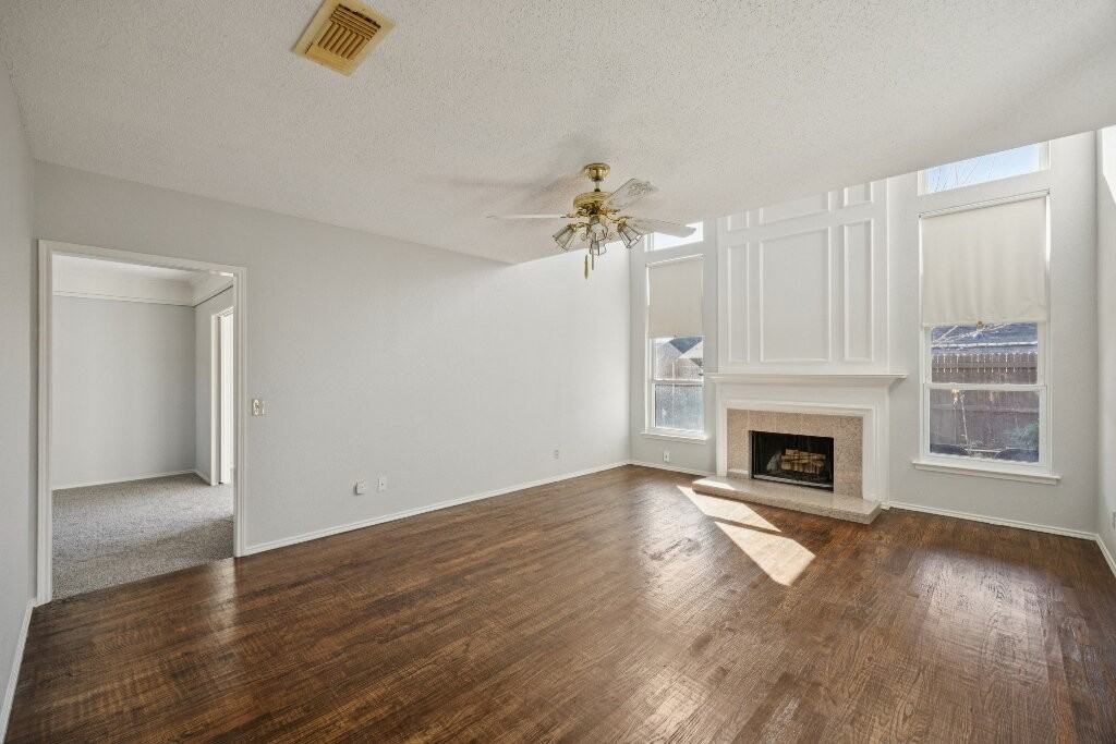 709 Bridget Way - Photo 6 of 33