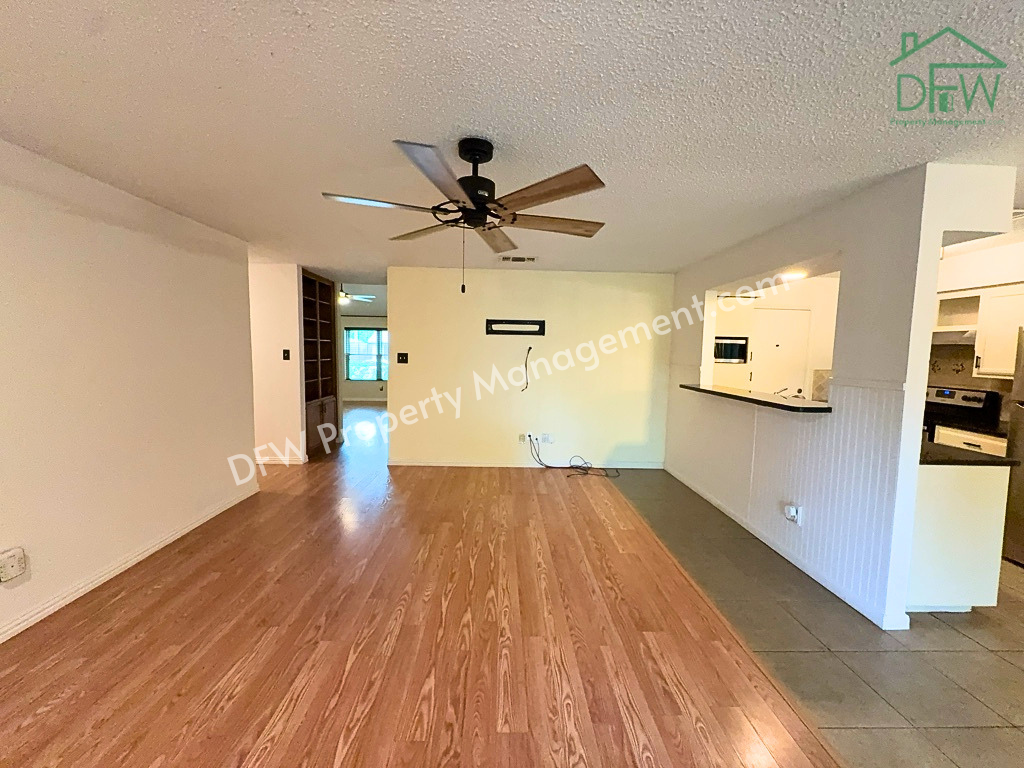 6415 Elm Springs Dr - Photo 4 of 29