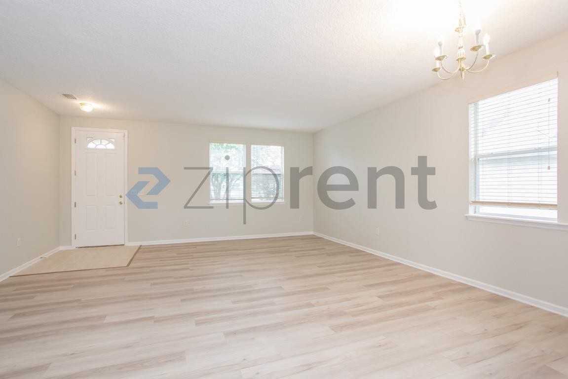 76195 Deerwood Dr - Photo 2 of 41